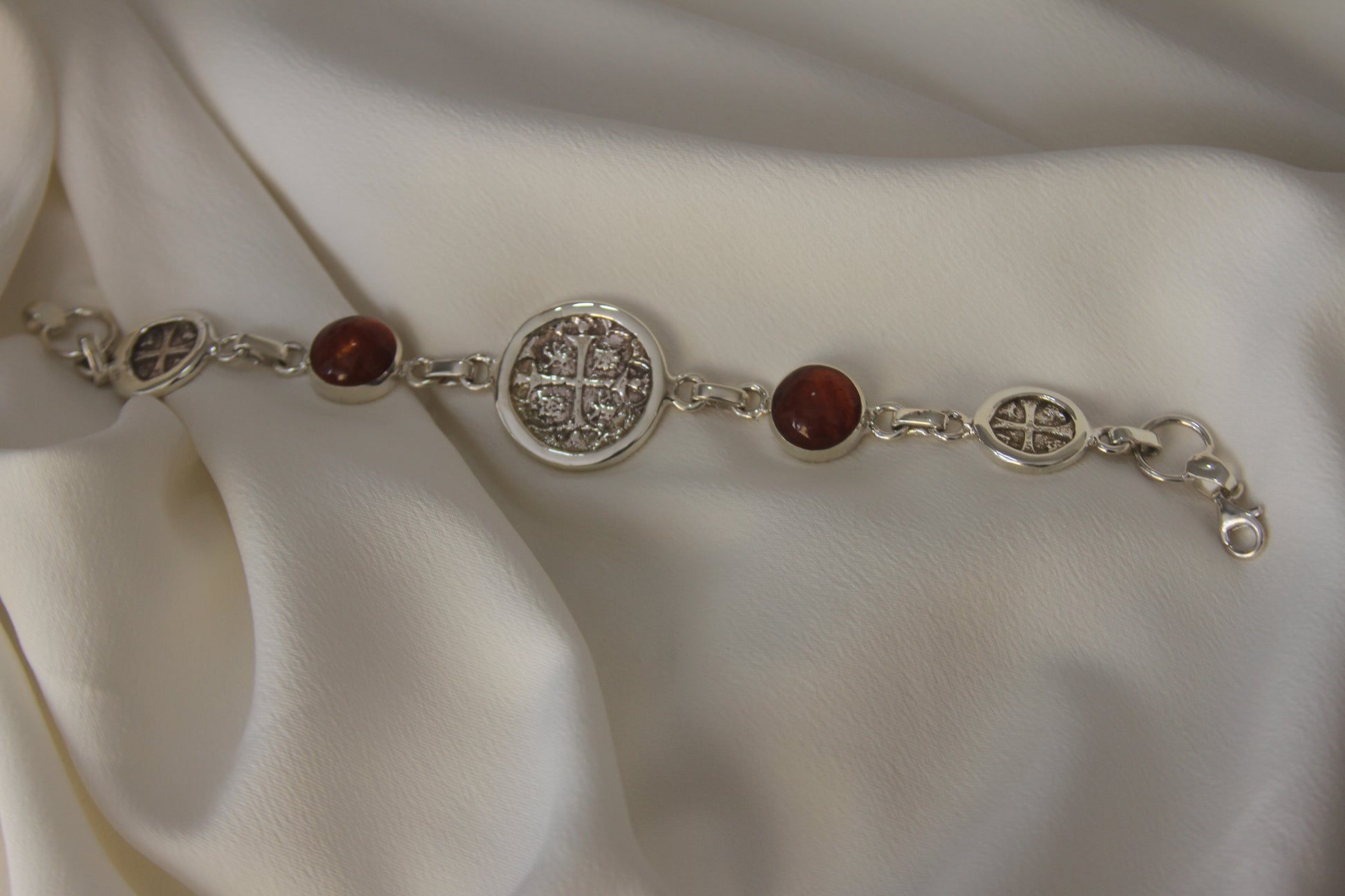 Amber & Medal Bracelet - Luna by Cinthia Garcia