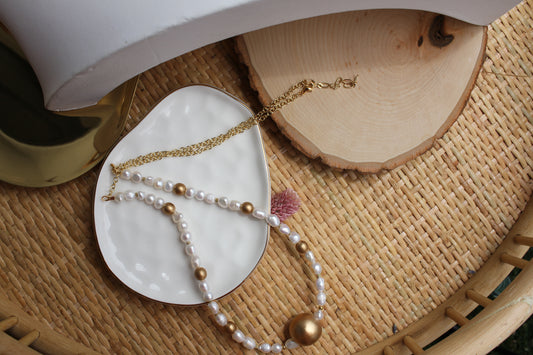 Pearls and Gold Necklace - Luna by Cinthia Garcia