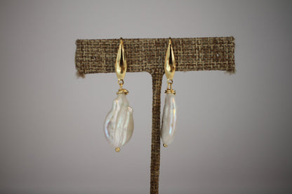 Pearly Earrings - Luna by Cinthia Garcia